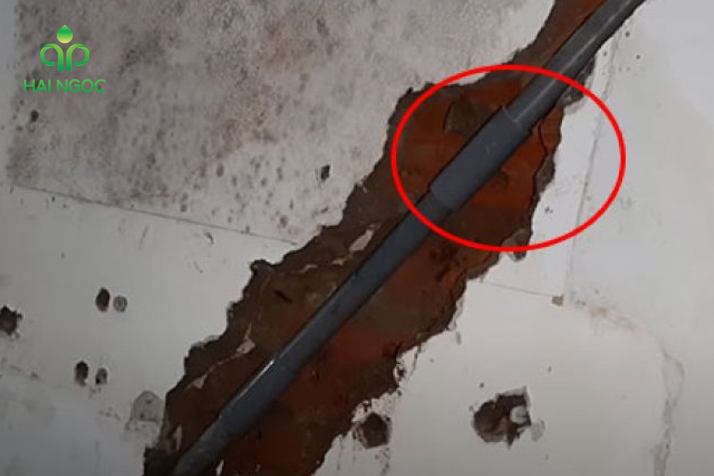 Ống nước âm tường rò rỉ: Cách nhận biết & sửa chữa hiệu quả