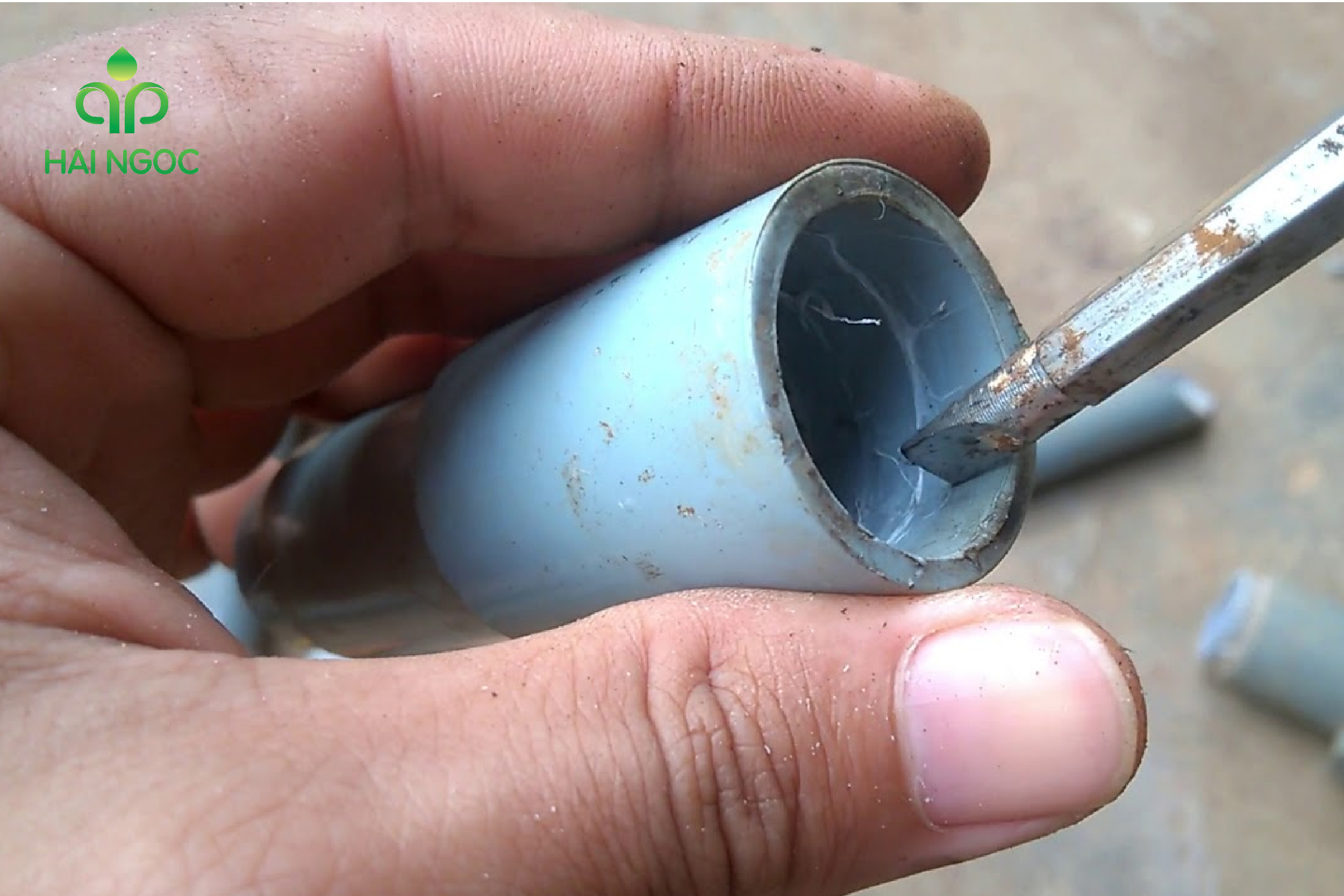 Phương pháp tháo ống nhựa đã dán keo hiệu quả và dễ thực hiện